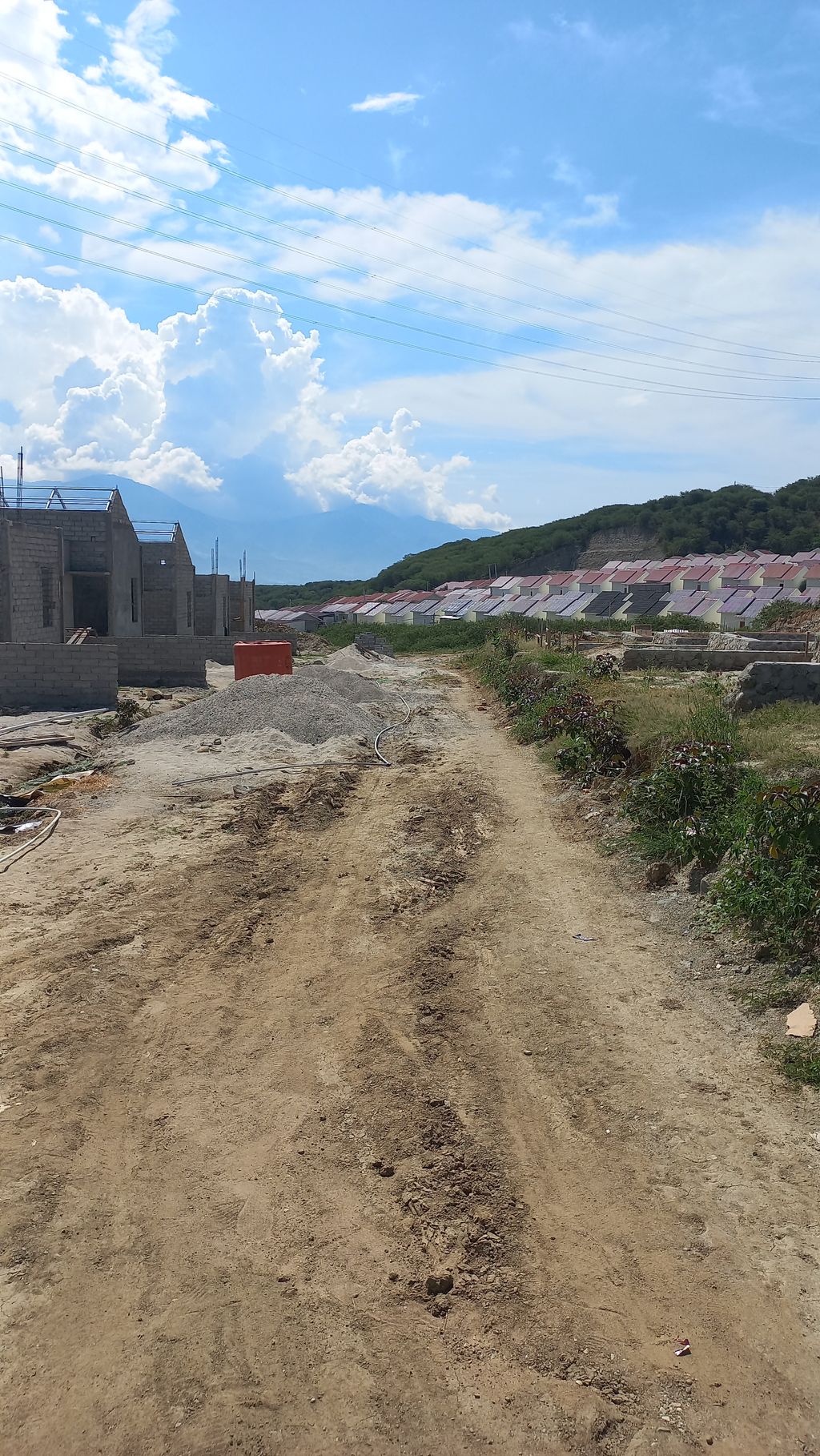 foto posisi tengah perumahan Mutiara Land