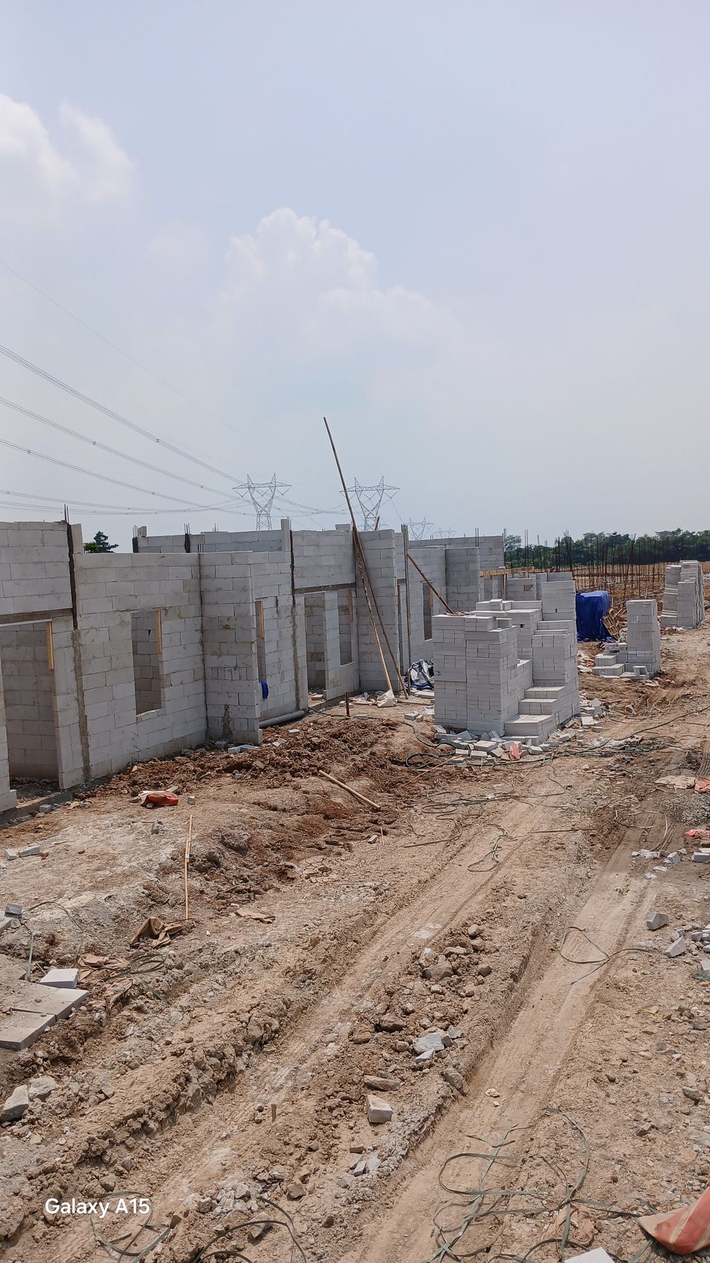 foto contoh rumah perumahan Griya Bukit Intan Kragilan