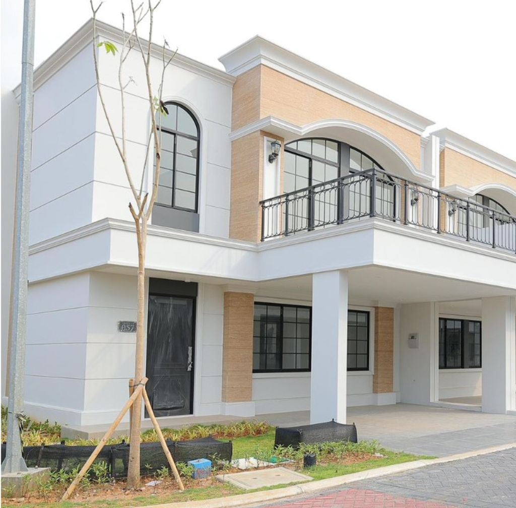 foto tampak rumah tipe KEMUNING HOEK perumahan Cluster Bukit Nirmala