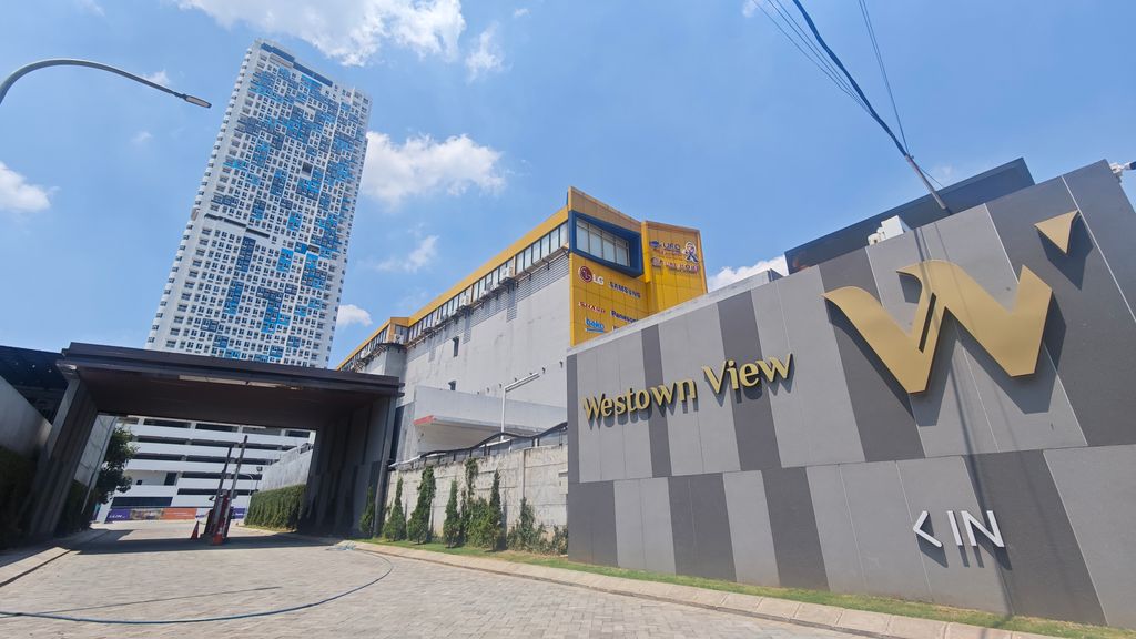 foto gerbang perumahan WESTOWN VIEW TOWER LA CHIVA