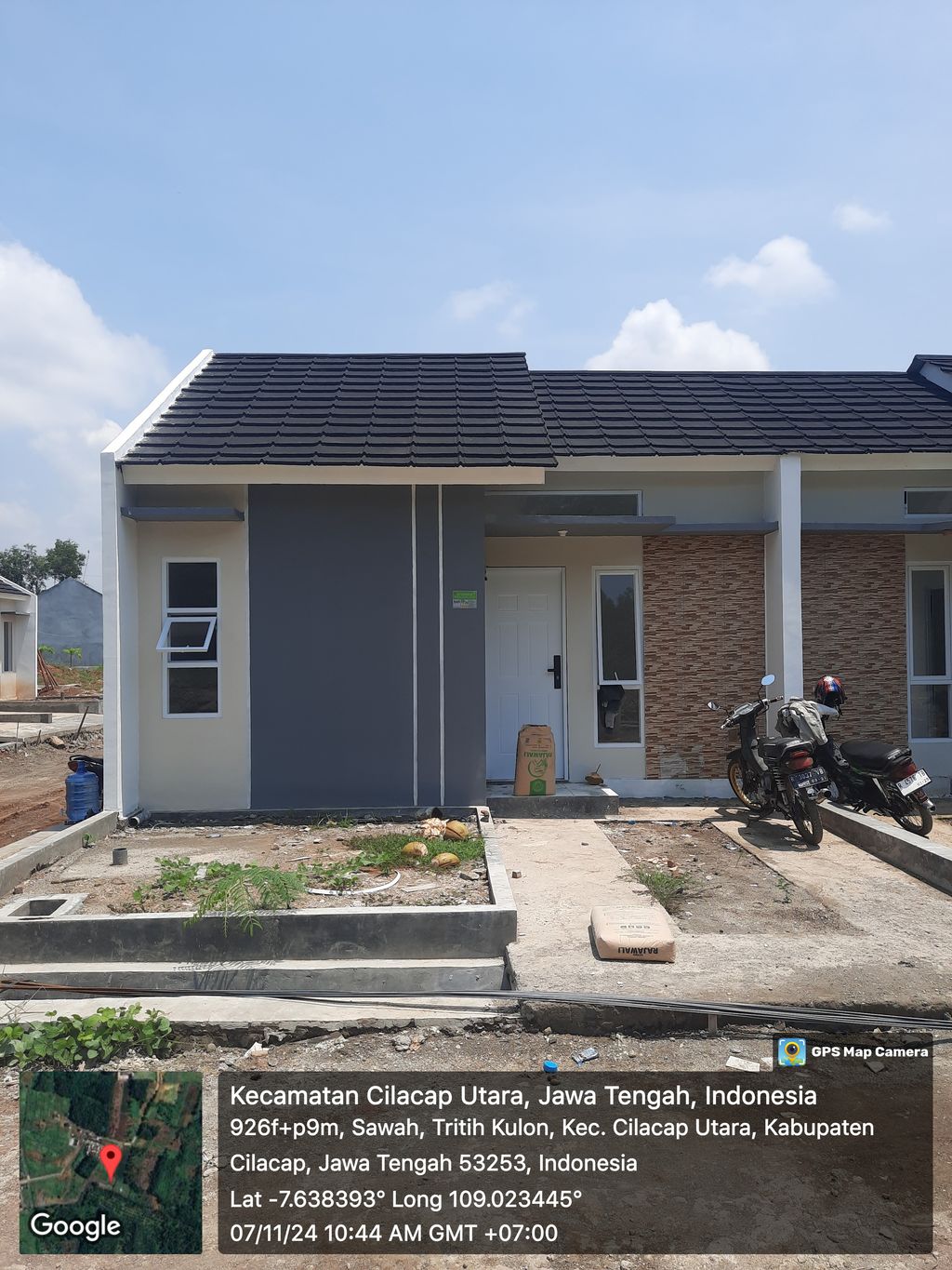 foto tampak rumah tipe 31/60 E2.1 perumahan TRITIH GOLF RESIDENCE TAHAP 2