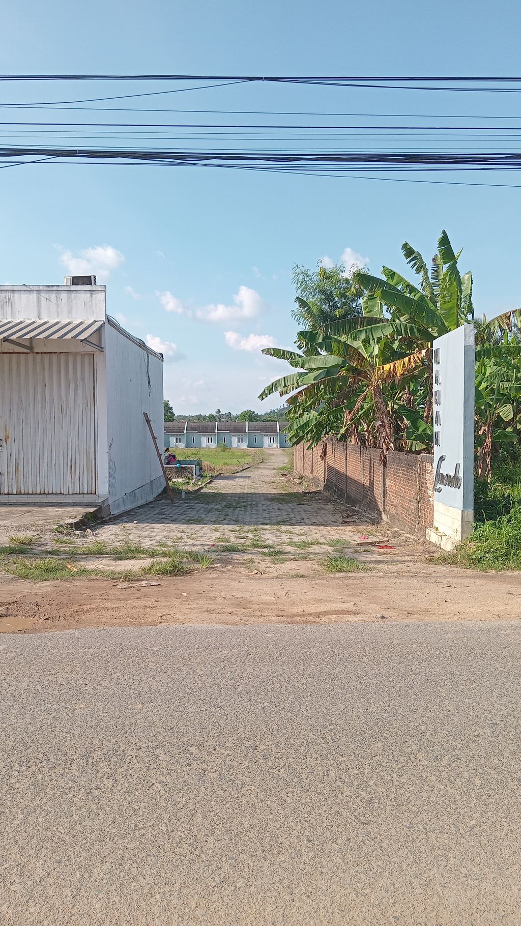 foto gerbang perumahan Mahan Lamondo