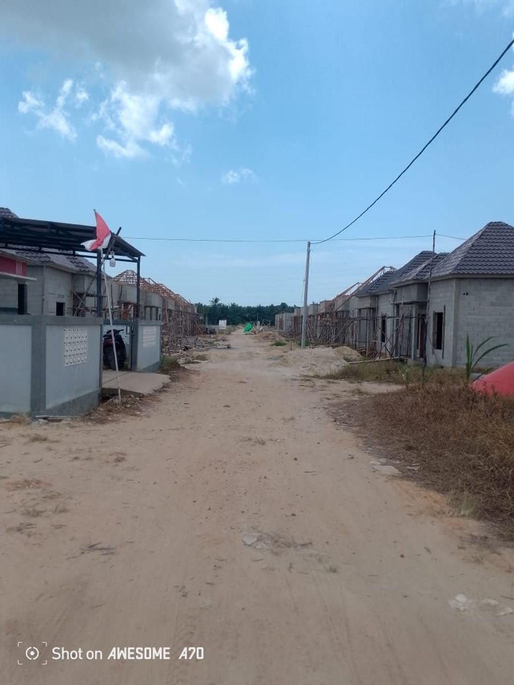 foto posisi tengah perumahan TRISULA RESIDANCE