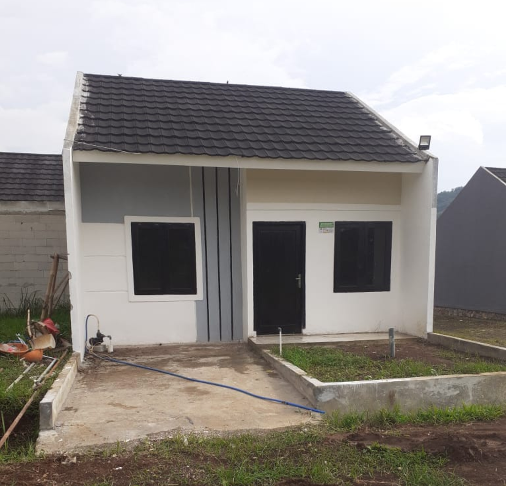 foto contoh rumah perumahan GRIYA KARADENAN