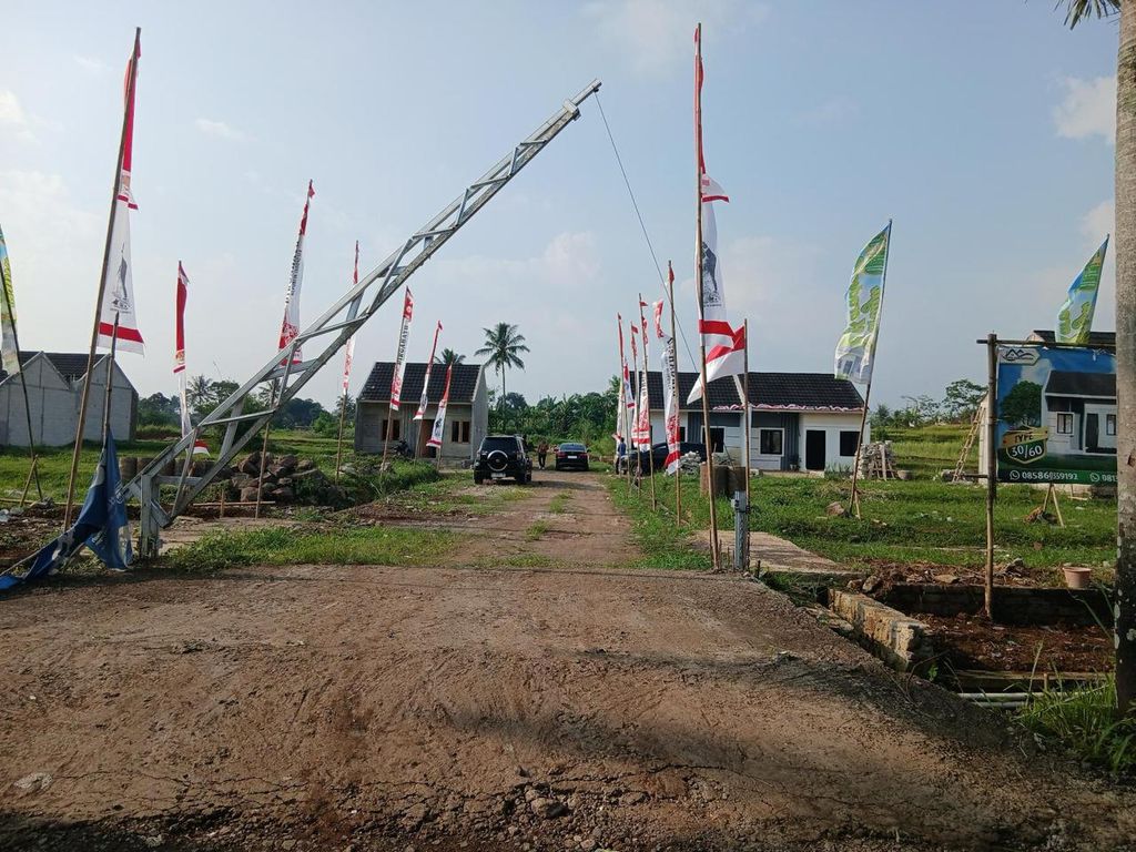 foto posisi tengah perumahan GRIYA KARADENAN