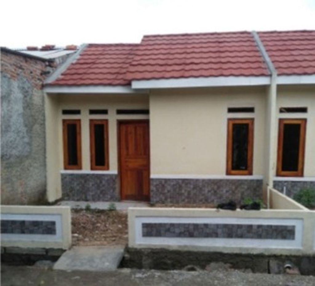 foto tampak rumah tipe 30/60 perumahan MEGA REGENCY 1