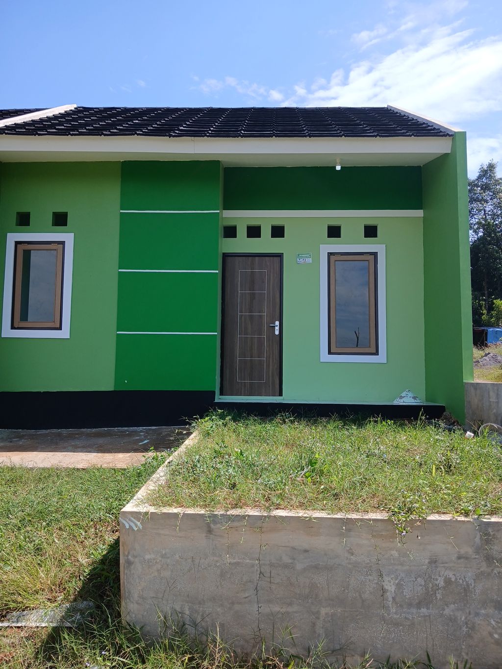 foto tampak rumah tipe D2 perumahan Griya Ayu Residence Geneng