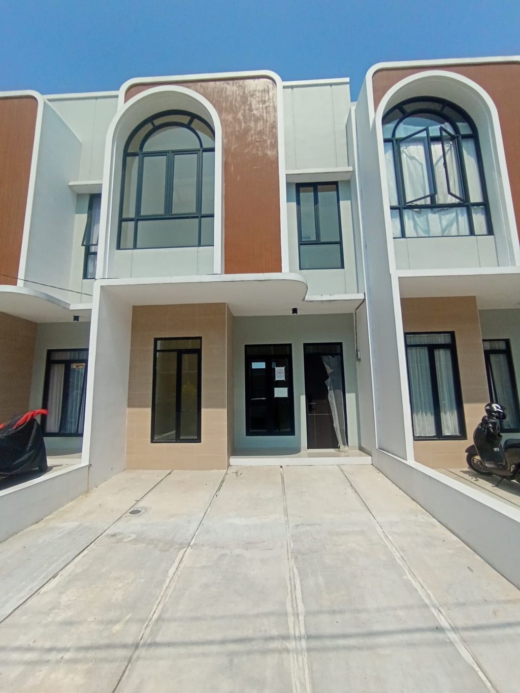 foto tampak rumah tipe 43 Compact 3 Kamar HC (485) perumahan G-Land Ciwastra Park 2