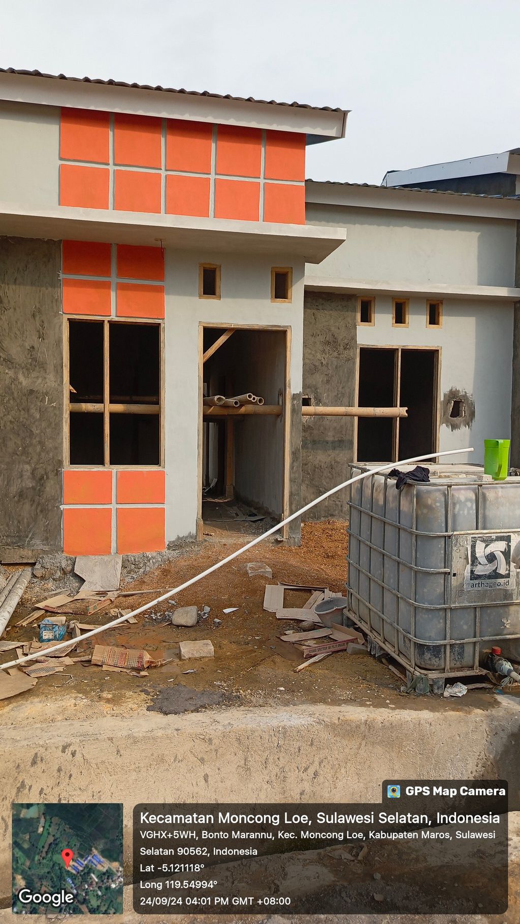 foto gerbang perumahan TAMAN ALAMANDA RESIDENCE 1