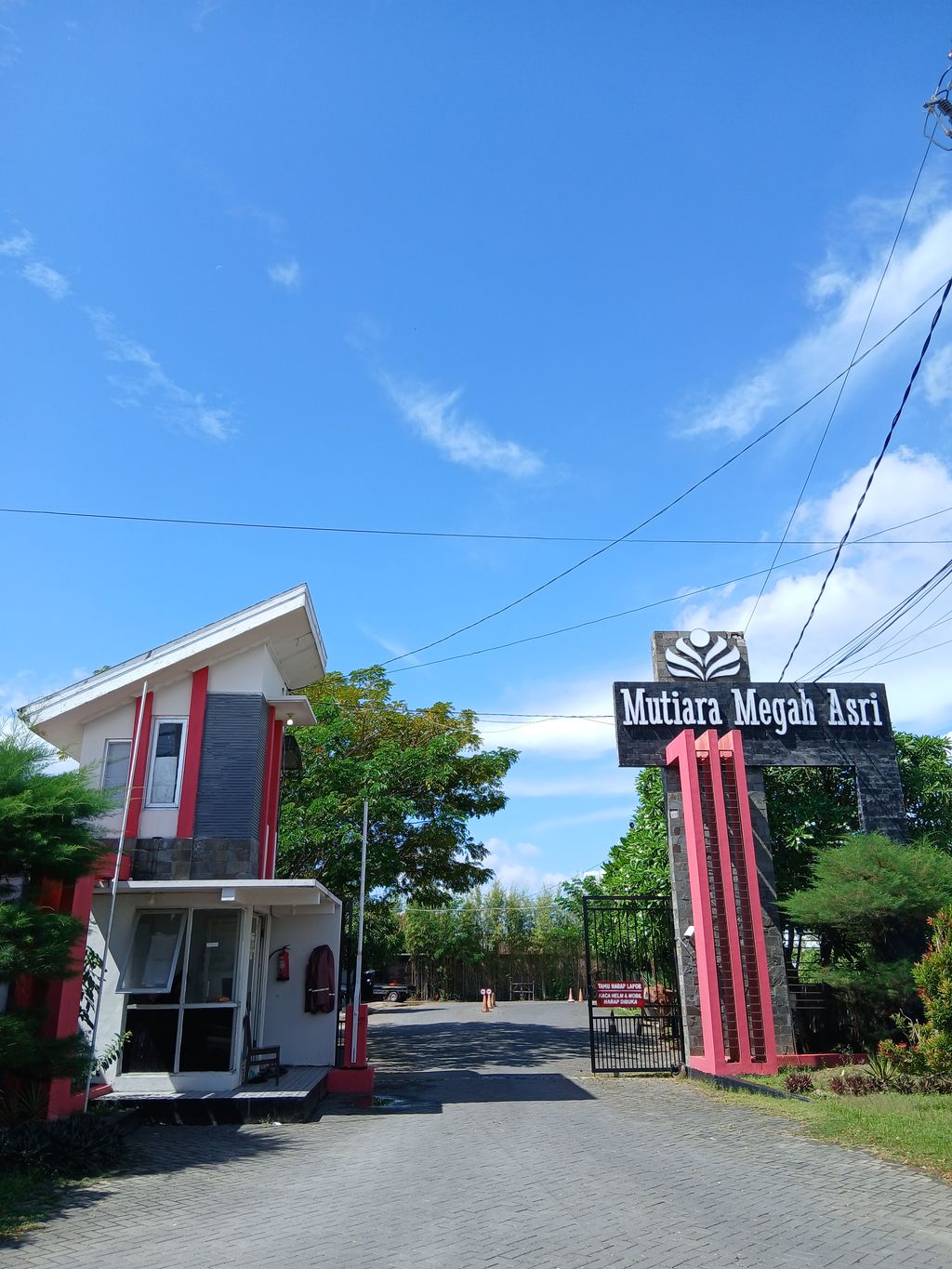 foto gerbang perumahan Mutiara Megah Asri