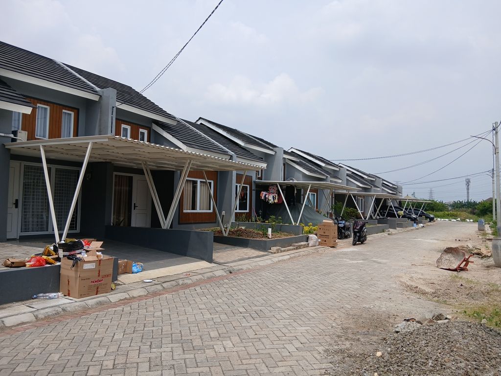 foto contoh rumah perumahan Cendana Griya Lestari