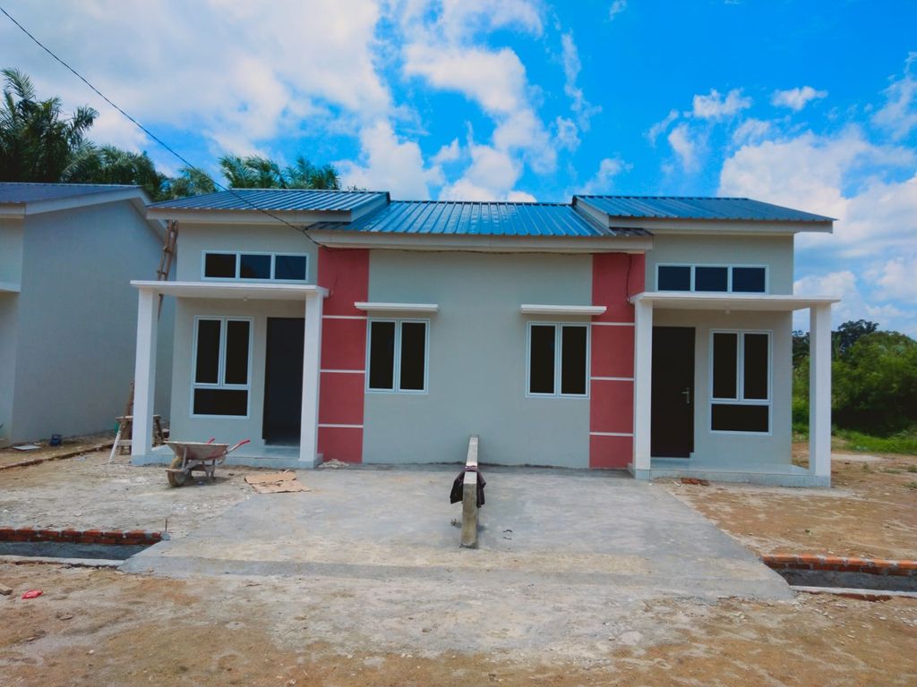 foto tampak rumah tipe 36/135 perumahan PERUMAHAN PESONA KARYA 4