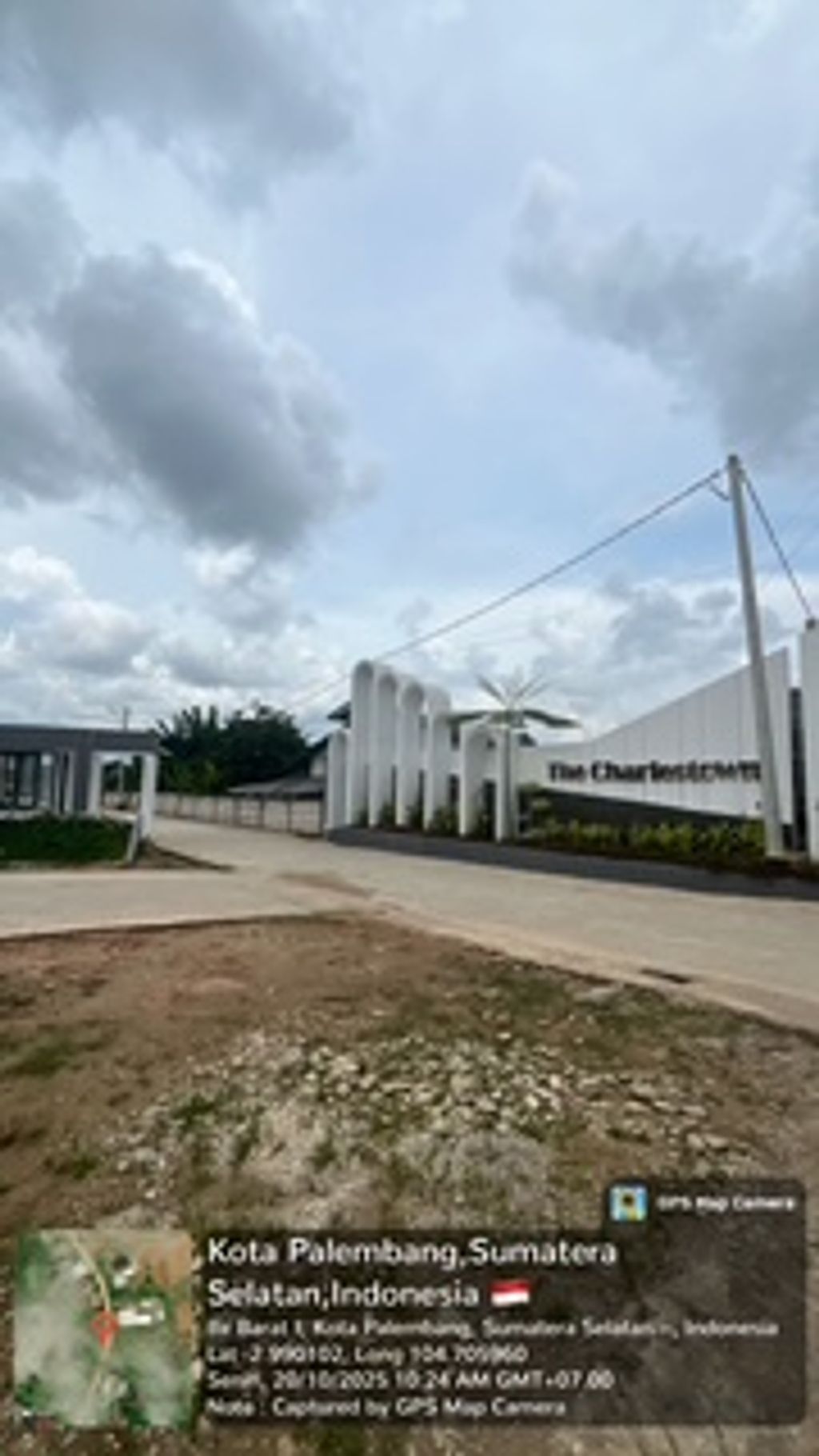 foto gerbang perumahan The Charlestown CW 2