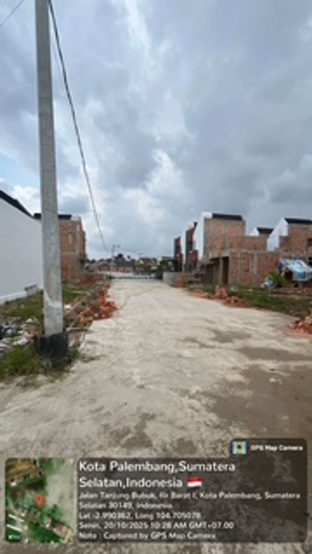 foto posisi tengah perumahan The Charlestown CW 1