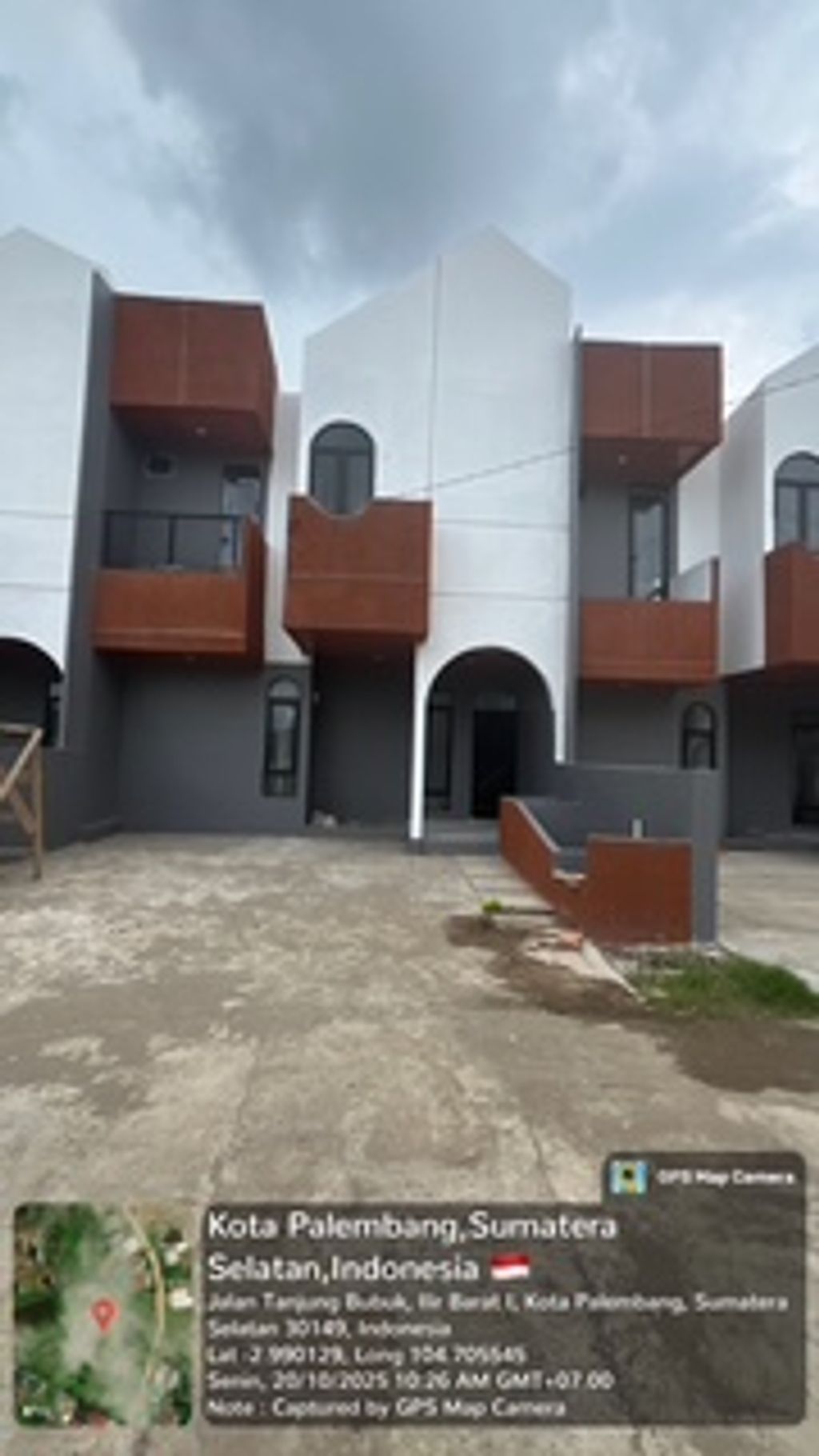 foto contoh rumah perumahan The Charlestown