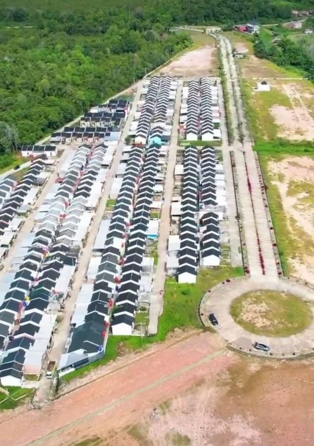 foto posisi tengah perumahan CLUSTER JASMINE TYPE 45