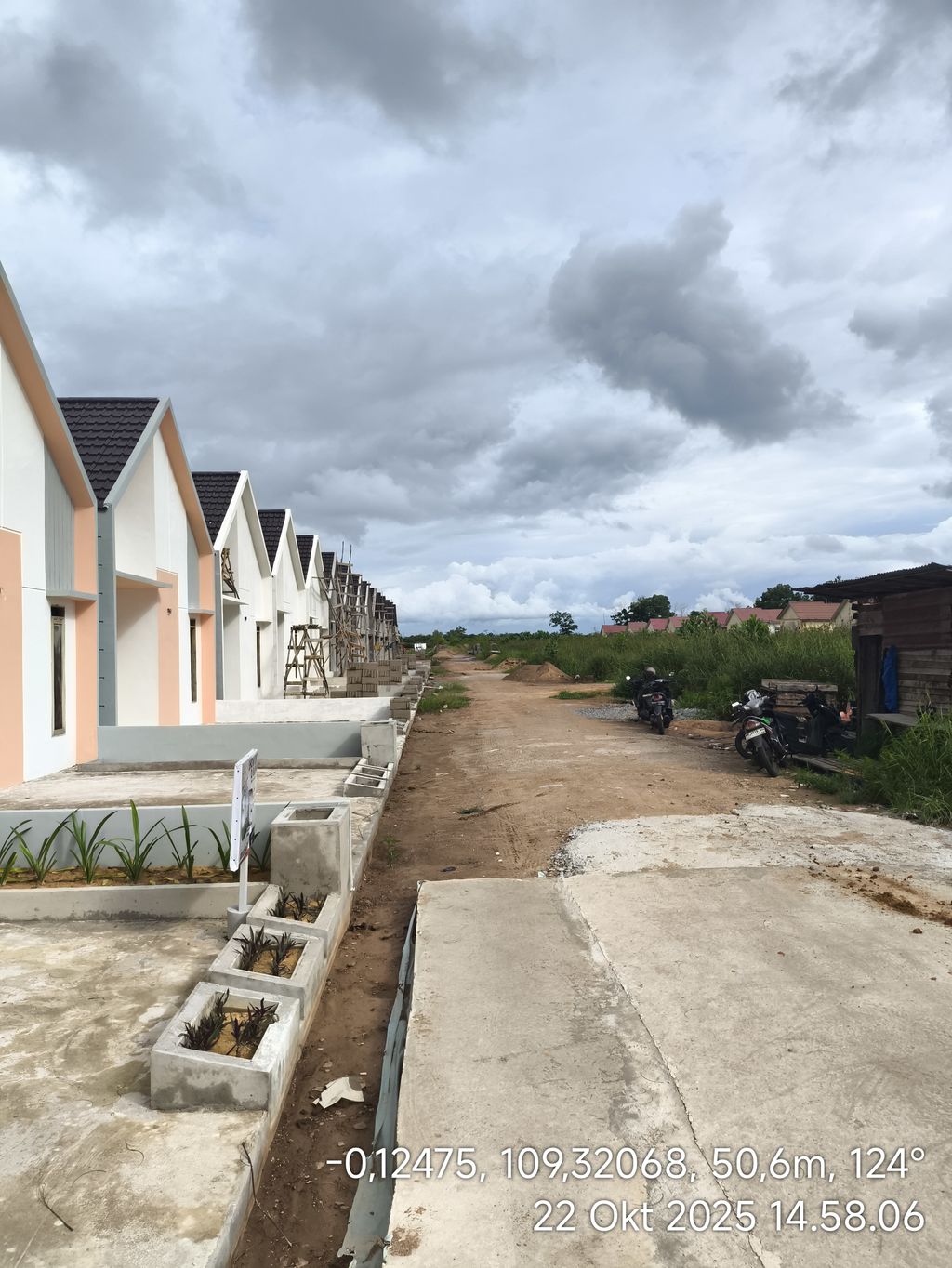 foto posisi tengah perumahan HOKILAND HARMONIE RESIDENCE