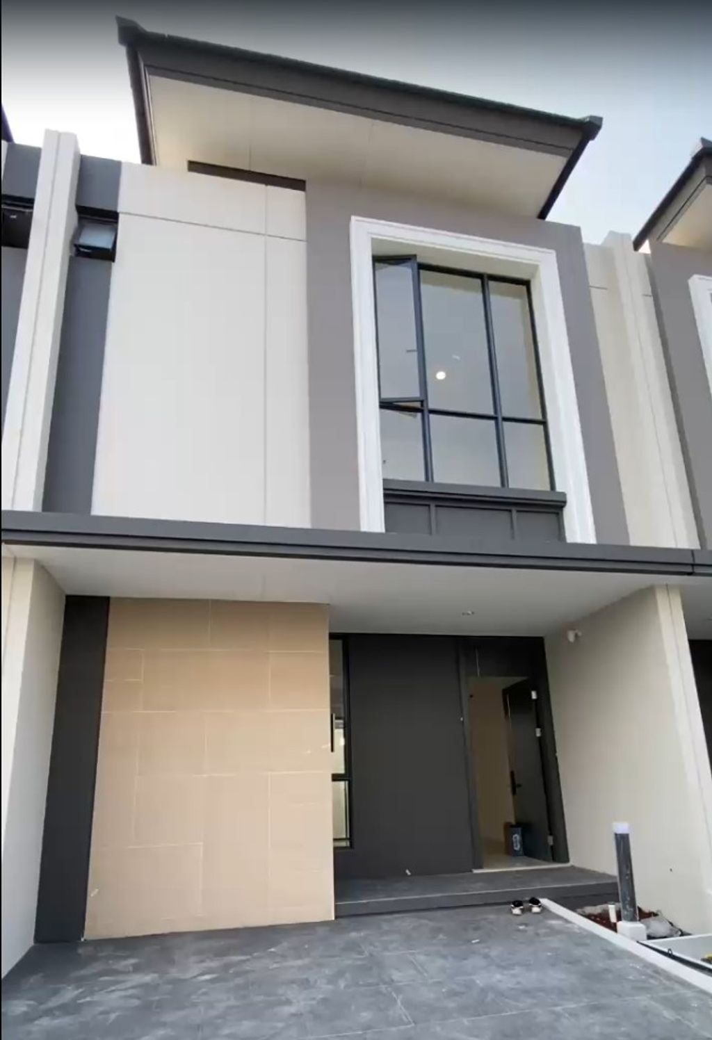 foto tampak rumah tipe 6 LE perumahan SENTARUM