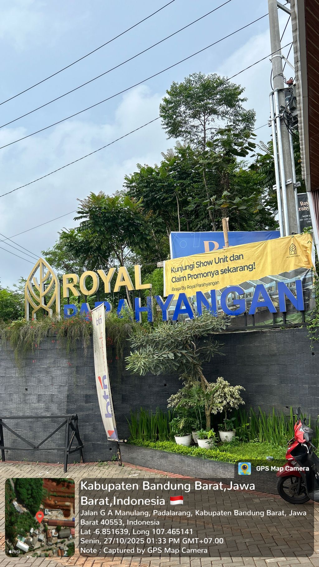 foto gerbang perumahan Royal Parahyangan