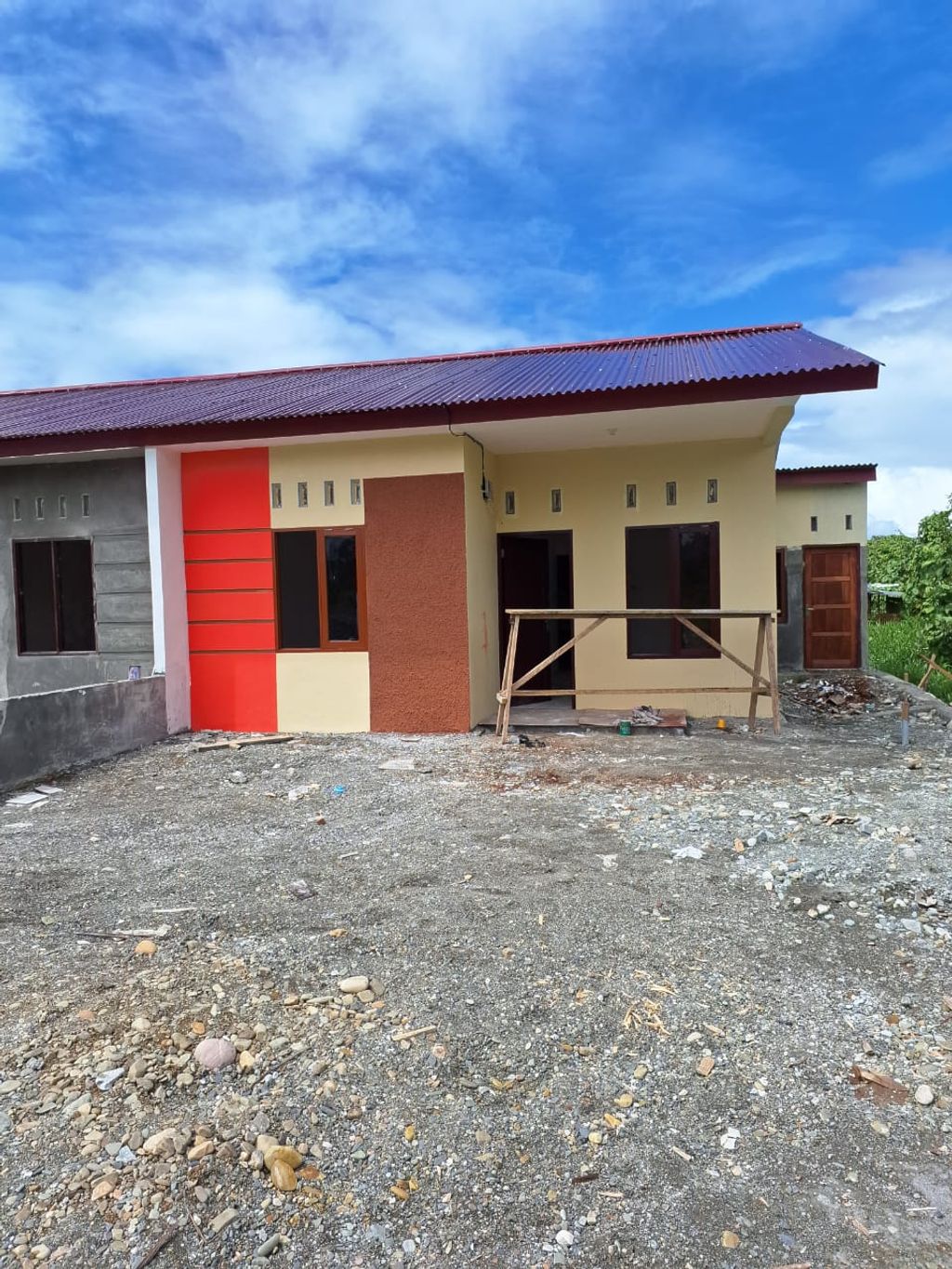 foto tampak rumah tipe 36 /92 perumahan Residence Timika 4