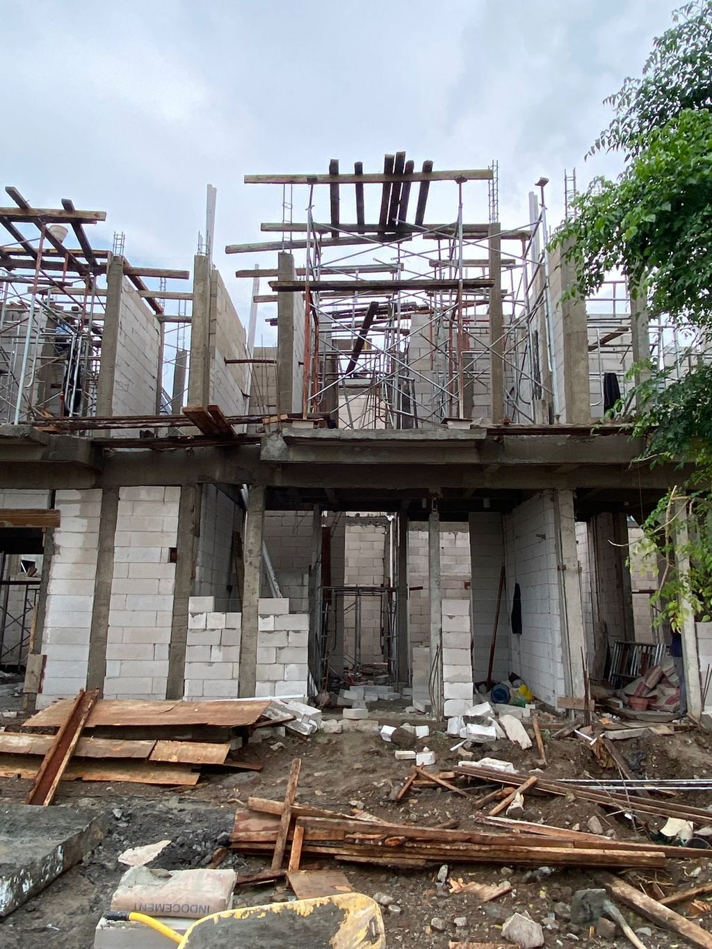 foto tampak rumah tipe CLUSTER PALAIS F6-10 perumahan Opra City