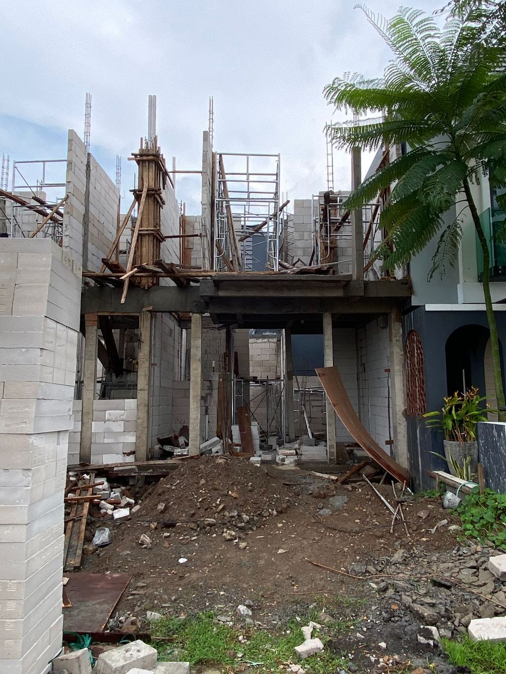 foto tampak rumah tipe CLUSTER PALAIS F6-06 perumahan Opra City