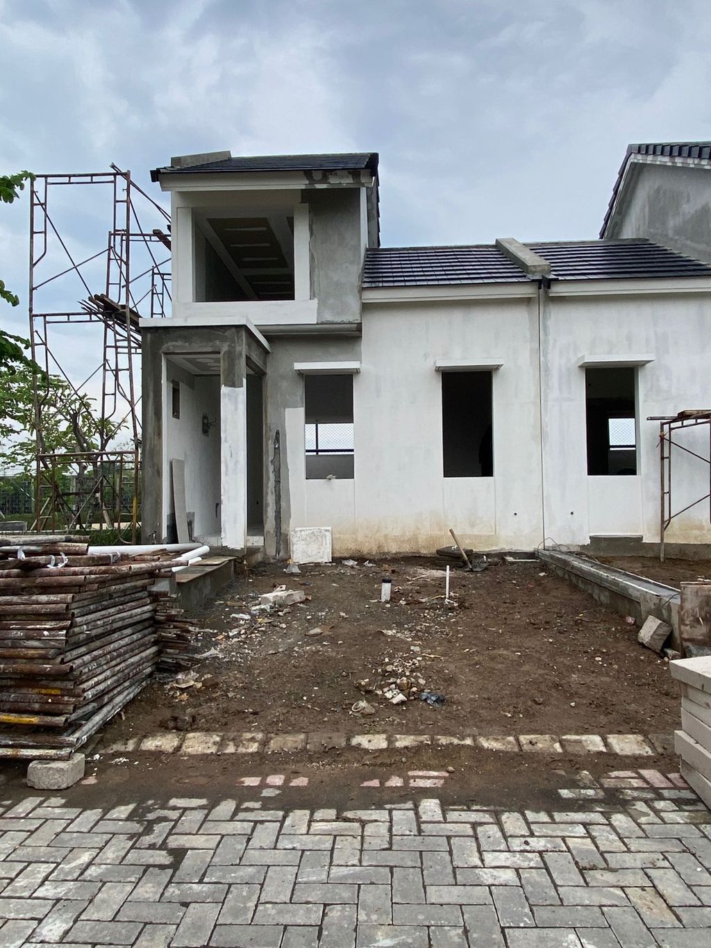 foto tampak rumah tipe CLUSTER PALAIS F8-01 perumahan Opra City
