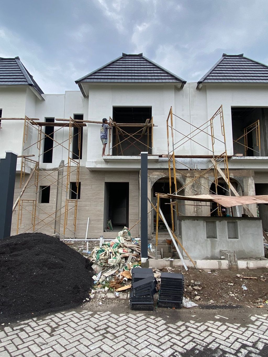 foto tampak rumah tipe CLUSTER PALAIS F6-15 perumahan Opra City