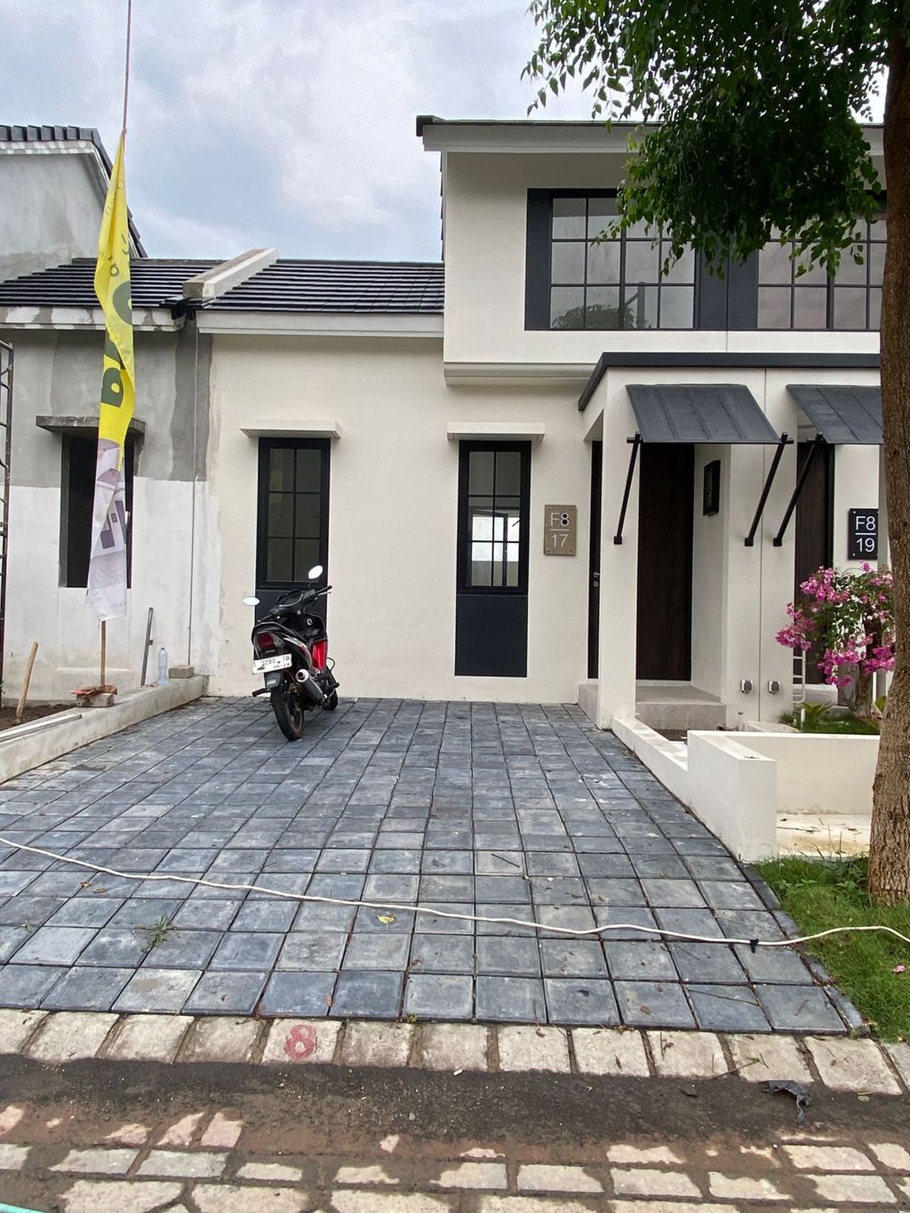 foto tampak rumah tipe CLUSTER PALAIS F8-17 perumahan Opra City