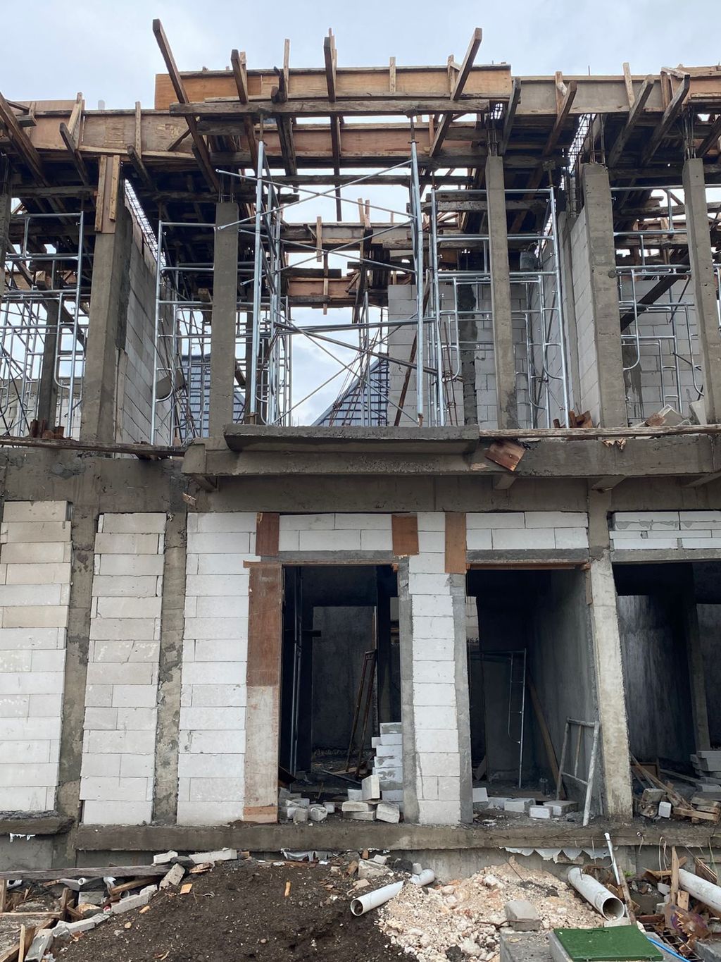 foto tampak rumah tipe CLUSTER PALAIS F6-32 perumahan Opra City