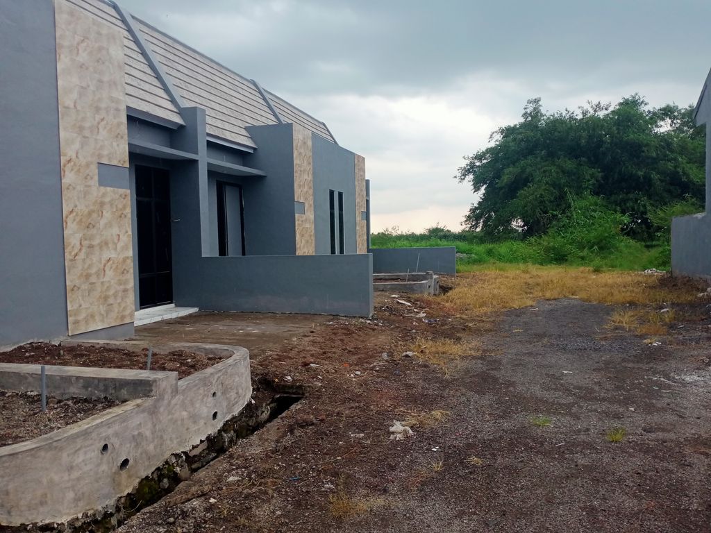 foto posisi tengah perumahan Graha Ajung Residence
