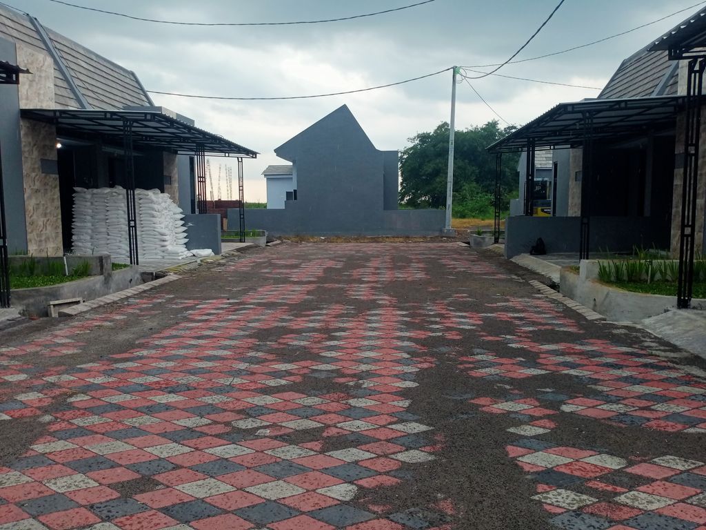 foto gerbang perumahan Graha Ajung Residence