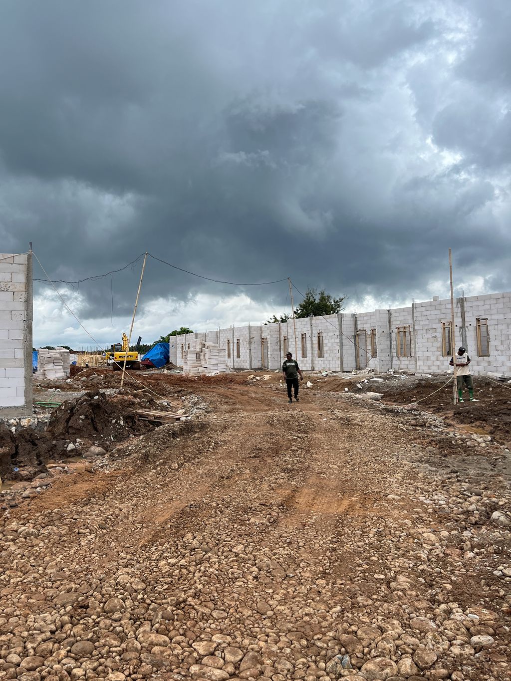 foto posisi tengah perumahan BUMI FINDARIA MAS 5