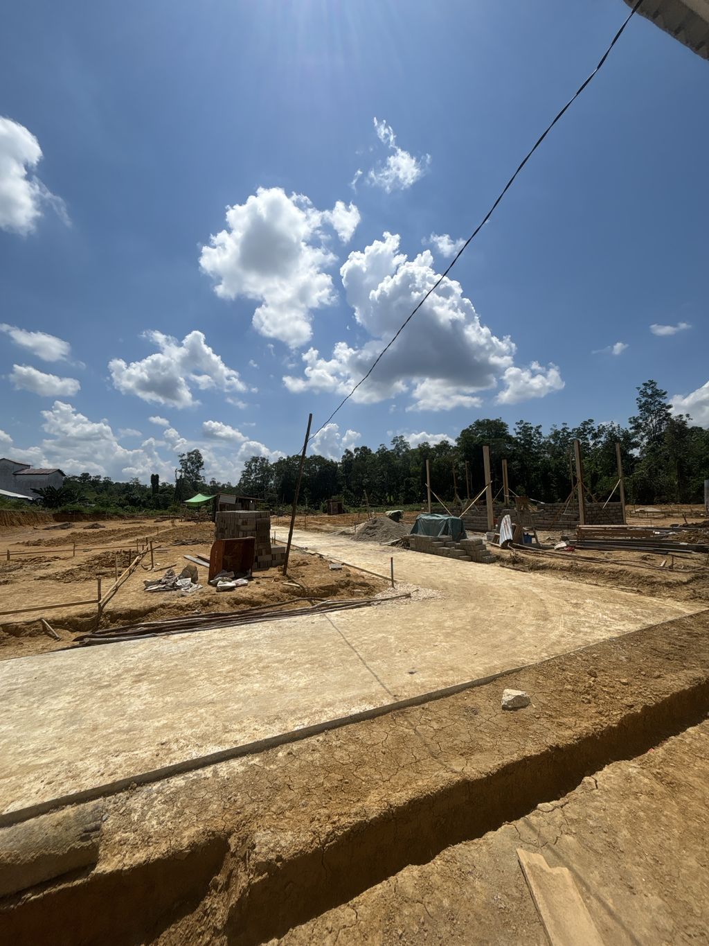 foto posisi tengah perumahan Abadi Residence