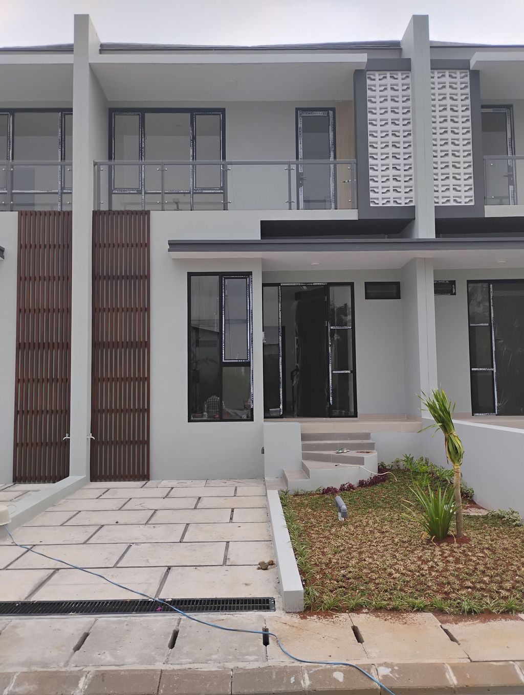 foto tampak rumah tipe JASMINE-D-3 perumahan Penta Garden