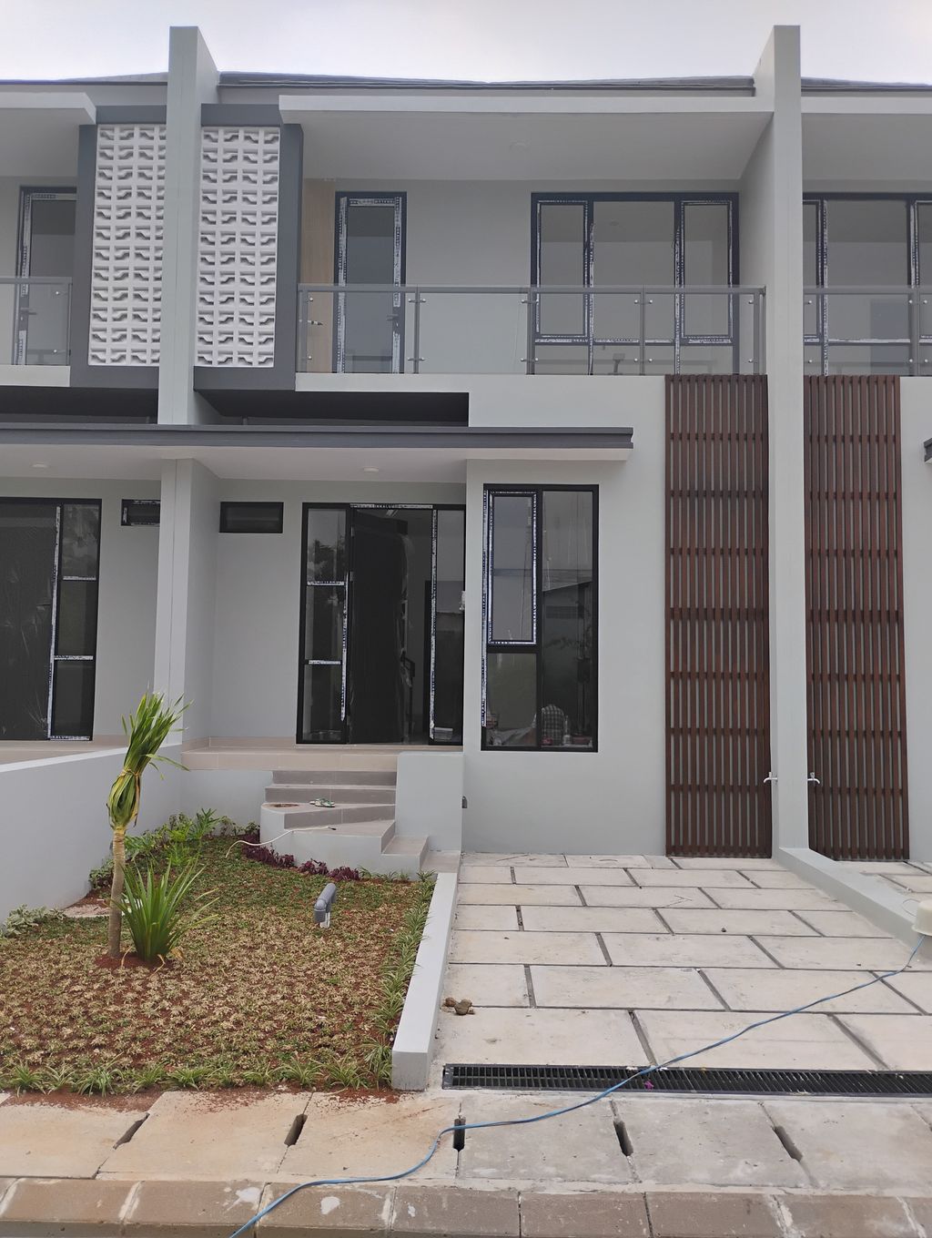 foto tampak rumah tipe JASMINE-D-3A perumahan Penta Garden