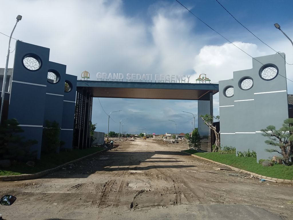 foto gerbang perumahan GRAND SEDATI REGENCY