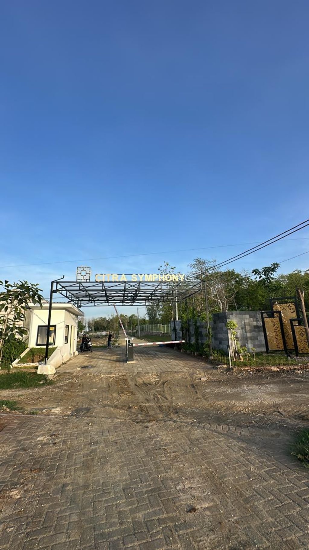 foto gerbang perumahan Citra Symphony