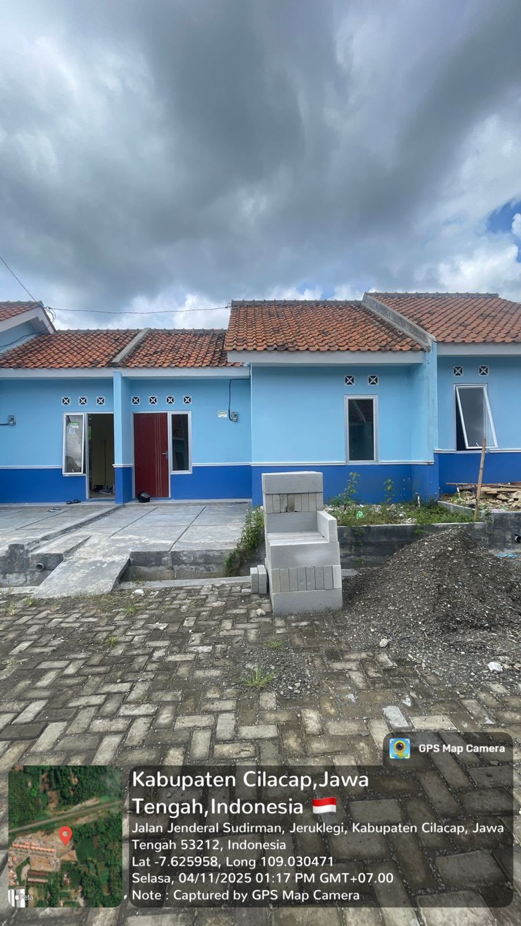 foto tampak rumah tipe BLOK E NO 85 perumahan GRAND MAHKOTA SULTAN 4