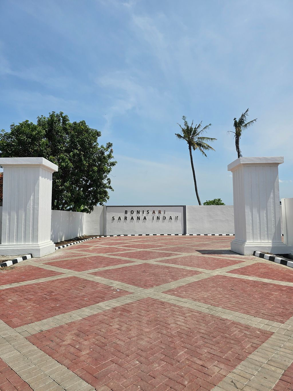 foto gerbang perumahan BONISARI SARANA INDAH