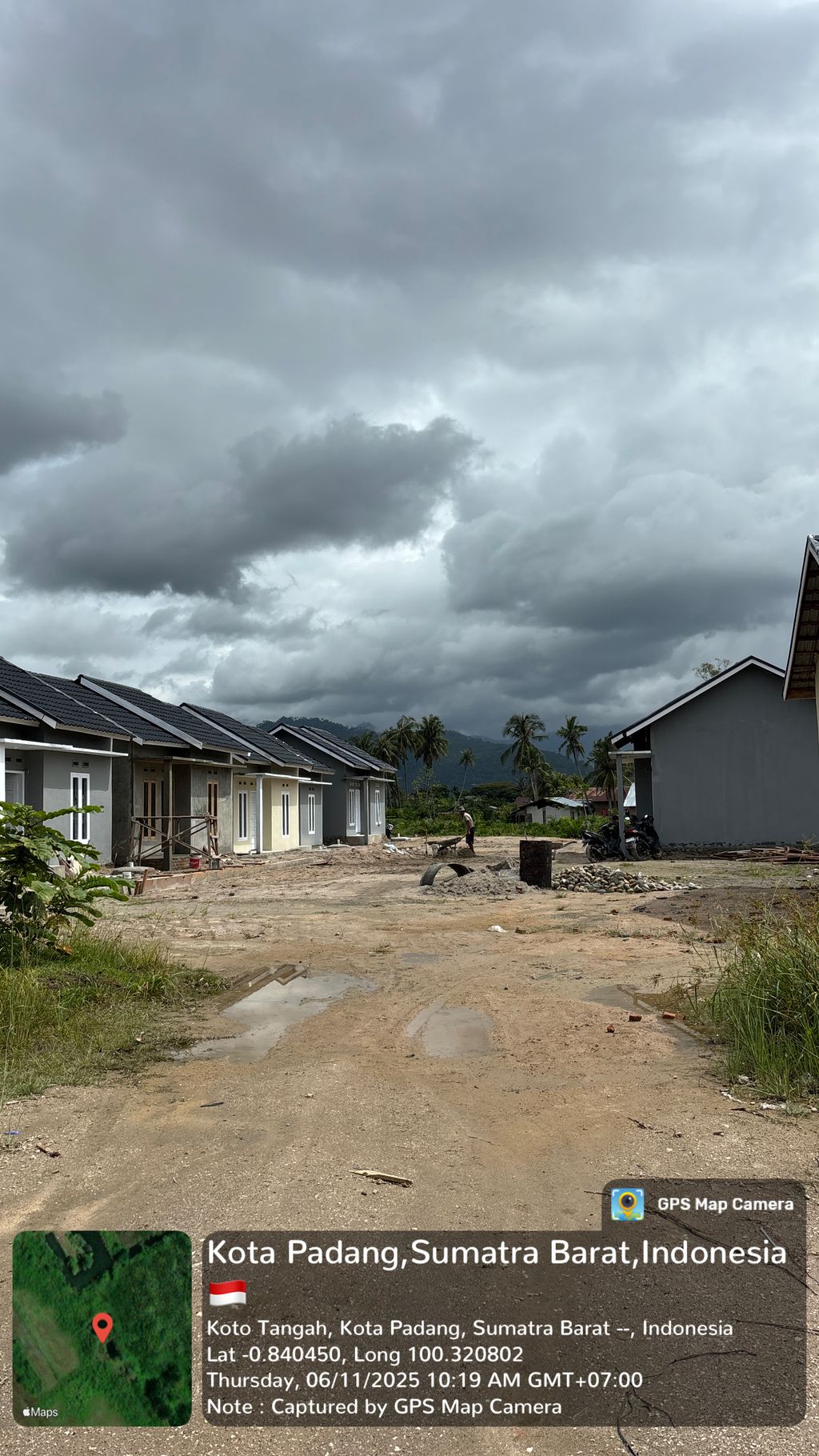 foto gerbang perumahan PERUMAHAN GREEN HOUSE