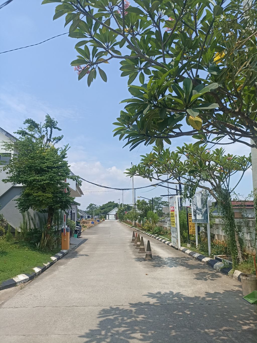 foto gerbang perumahan Bale Agung Residence