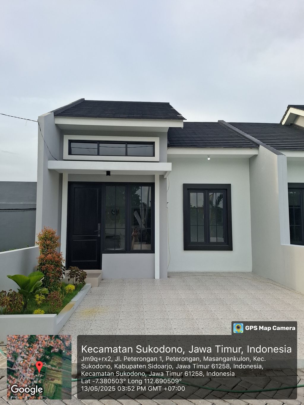 foto tampak rumah tipe B (99/53) perumahan Sukodono Park Residence