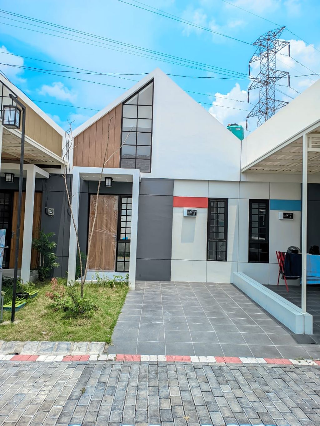 foto tampak rumah tipe Osaka 2 kav 5 perumahan GRHA TAMAN PELANGI 2 CLUSTER OSAKA 2