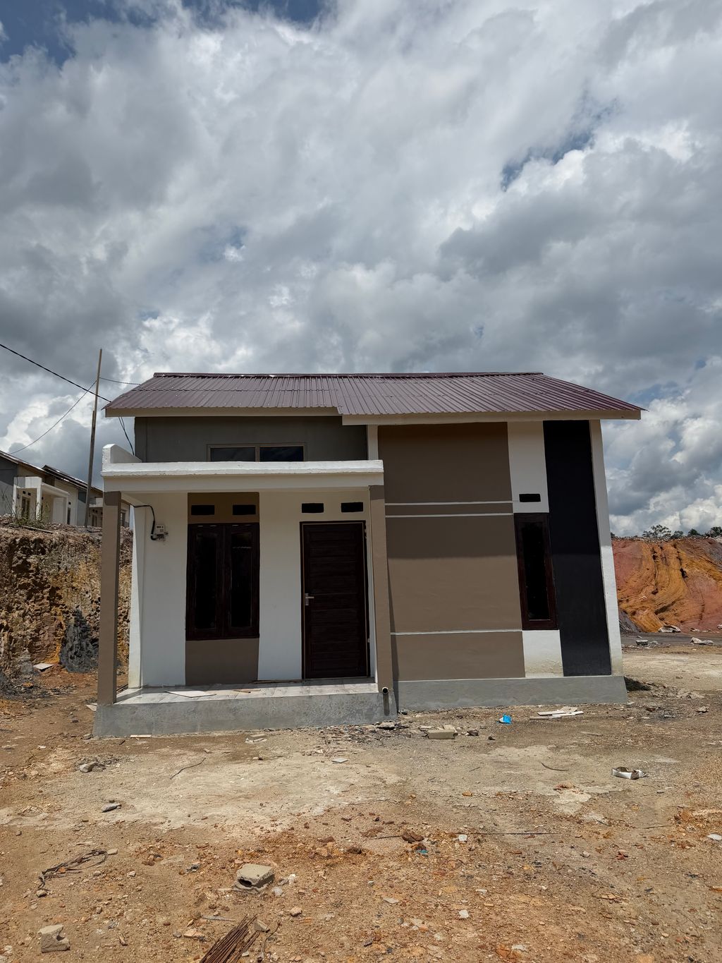 foto tampak rumah tipe 36 perumahan Lala Raya Residence