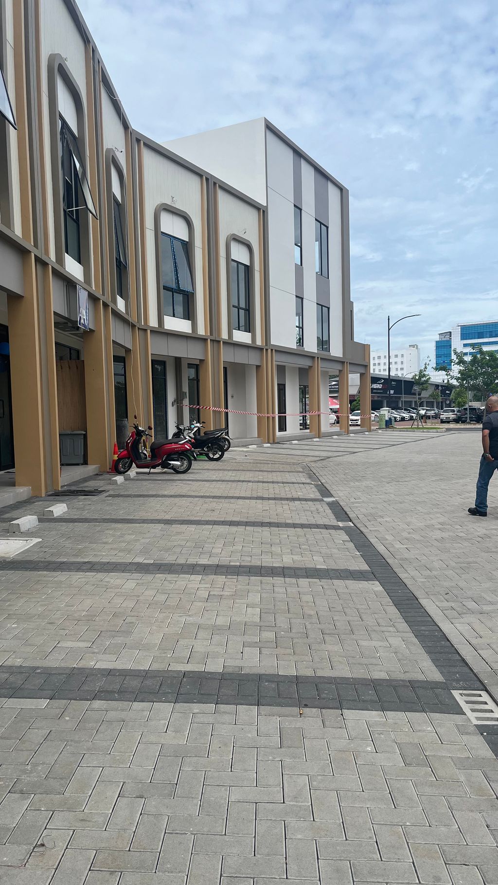 foto posisi tengah perumahan IL LAGO GRANDE