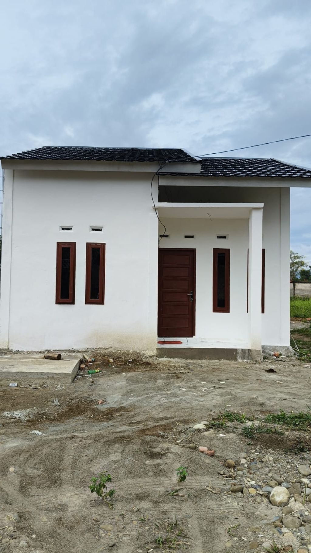 foto tampak rumah tipe 36/108 perumahan Black Lestari Sejahtera