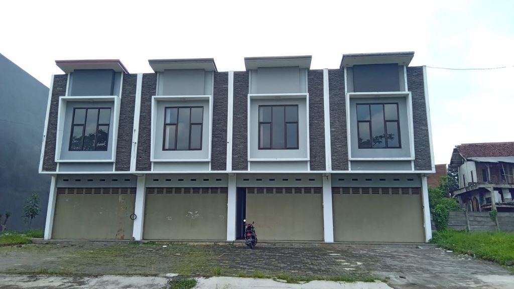 foto tampak rumah tipe 130/104 perumahan Jatinangor City Park