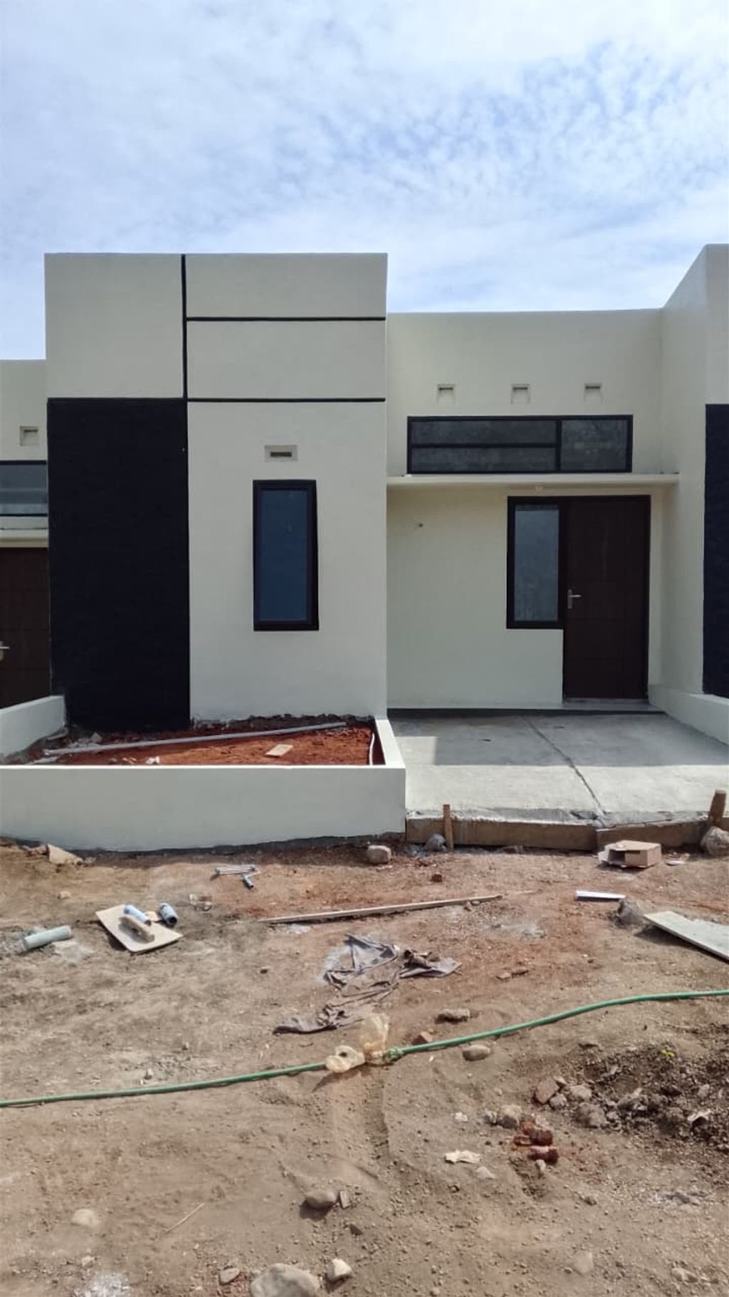 foto tampak rumah tipe 30/68 perumahan MARISON KEDUNGBULUS