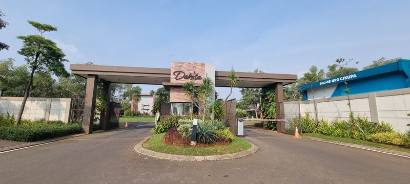 foto gerbang perumahan CLUSTER DAKOTA, SUVARNA SUTERA